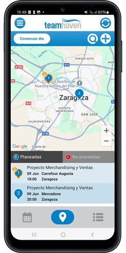 Teléfono mostrando mapa en app TeamHaven
